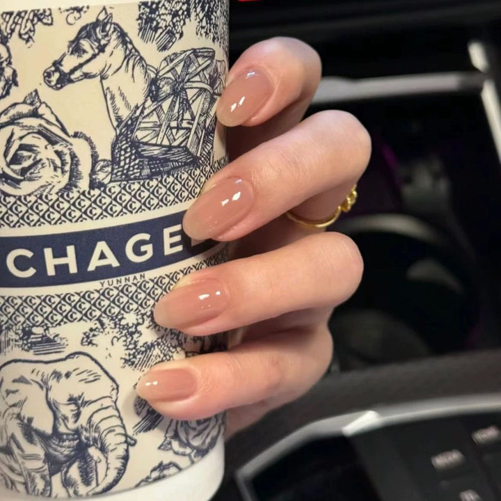 Artificial Nails in Stylish Ombre Design Bowlift