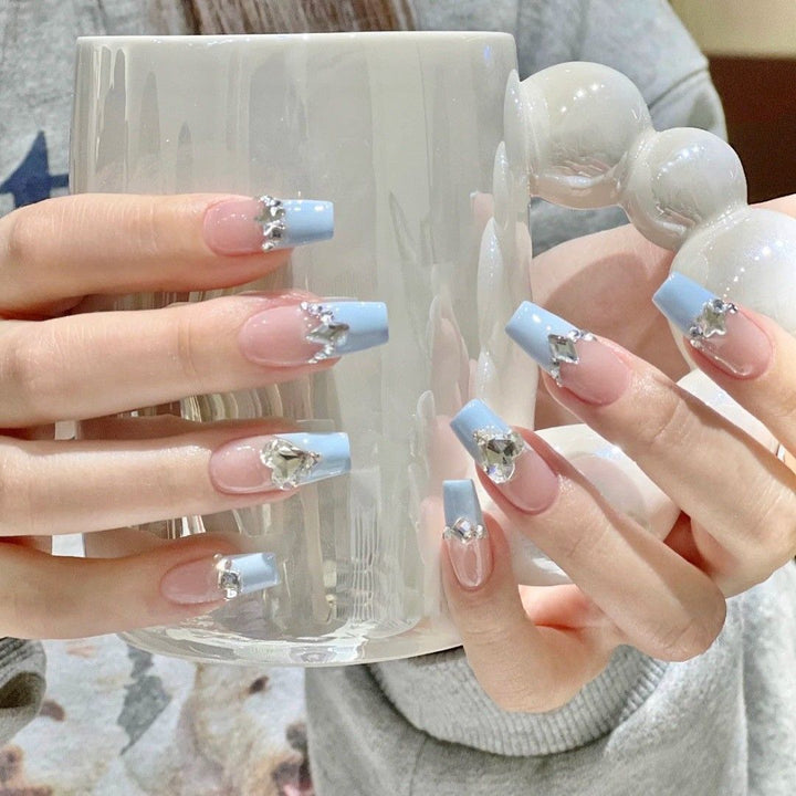 Elegant Rhinestone-Embellished Nail Art Bowlift
