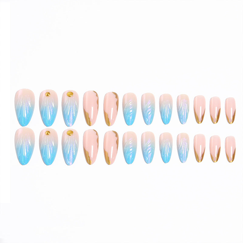 Artificial nails with elegant gradient and golden accents Bowlift