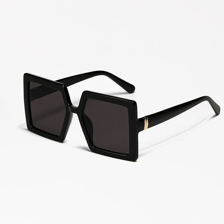Ladies geometric sunglasses with modern, wide frame Bowlift