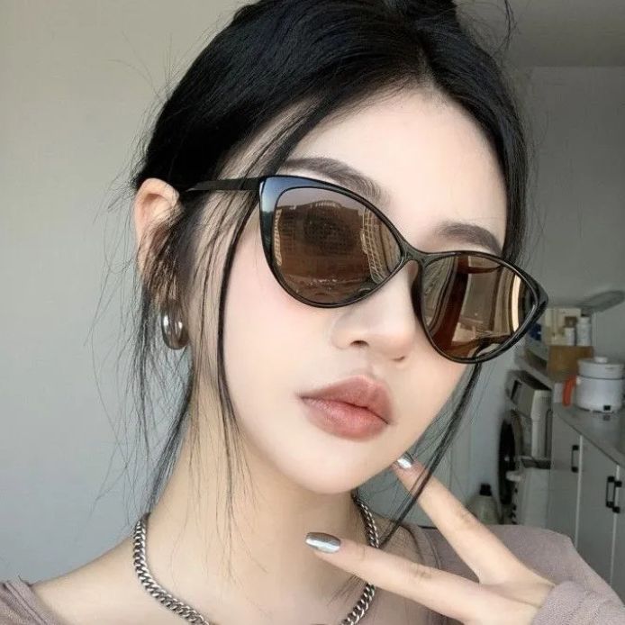 Ladies designer sunglasses Bowlift