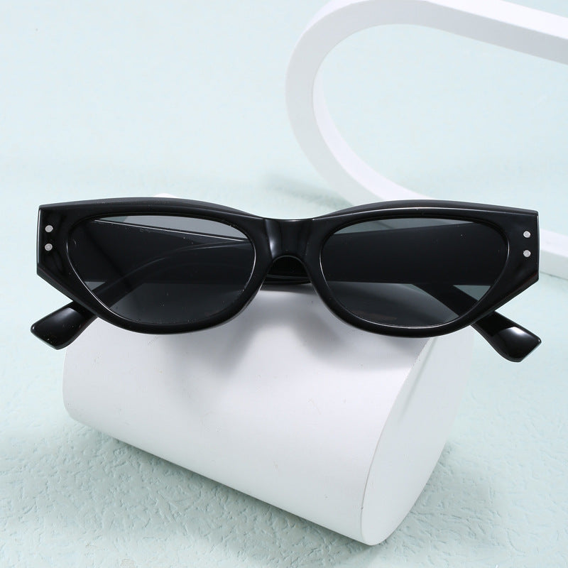 Women Stylish Cat-Eye Sunglasses with High-Quality Design Bowlift