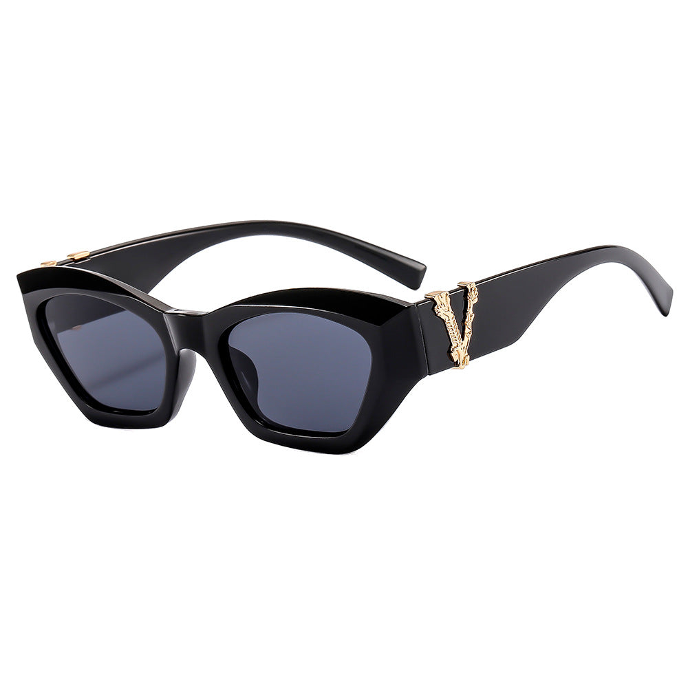 Women's Cat-Eye Sunglasses with Luxurious Details Bowlift