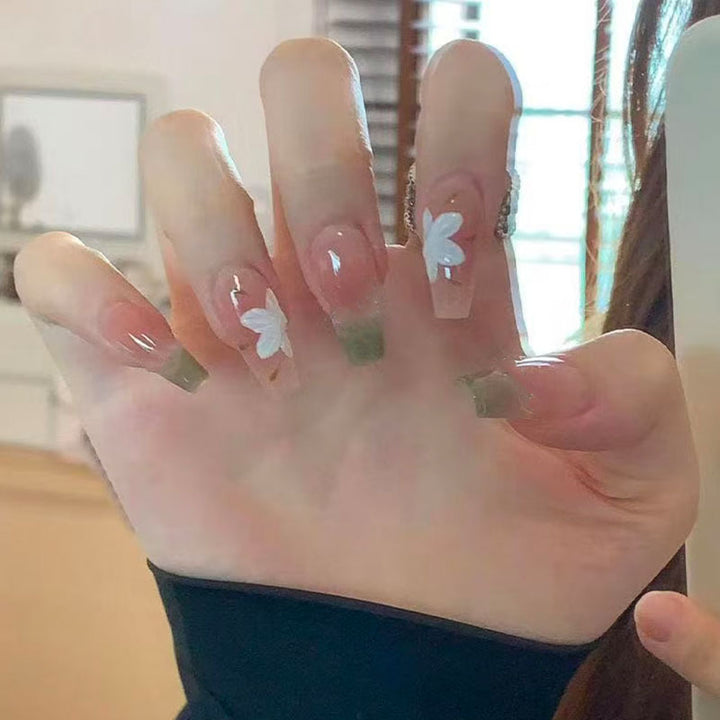 Whimsical Bear-Themed Press-On Nail Art Kit Bowlift