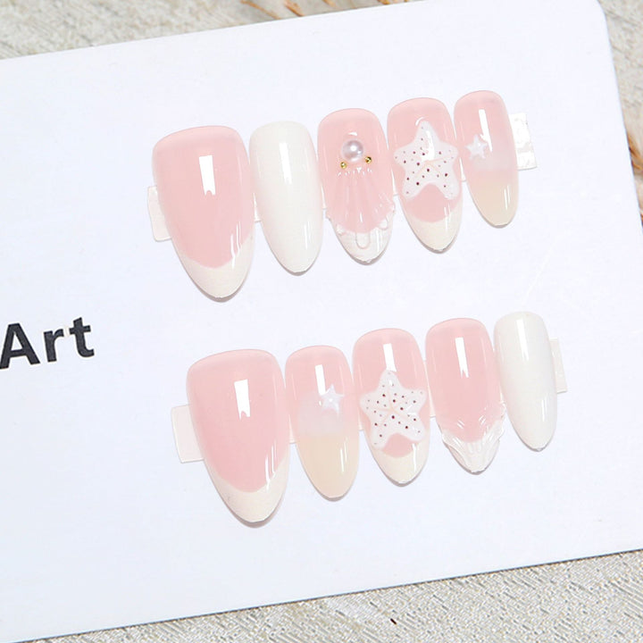 Artful Nail Tips in Maritime Design Bowlift