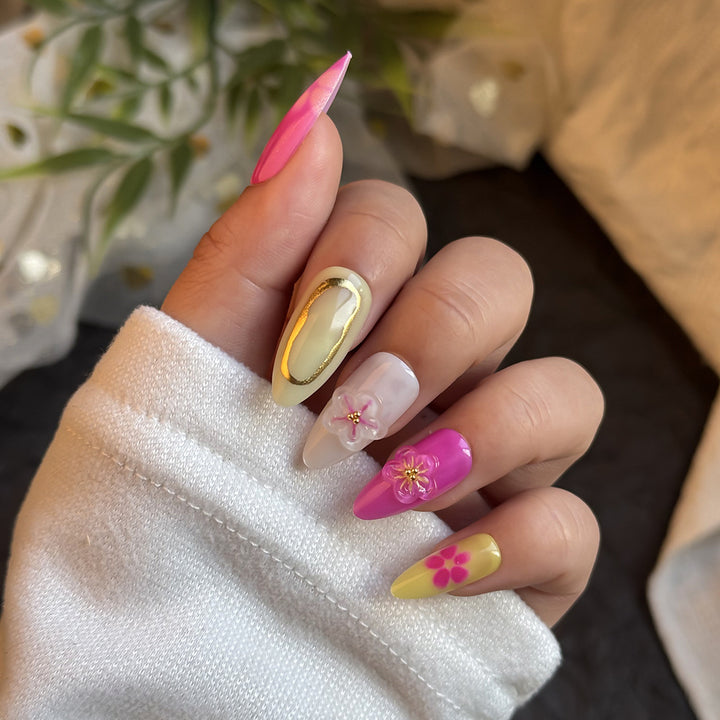 Artistic Press-On Nail Set with Floral Design Bowlift