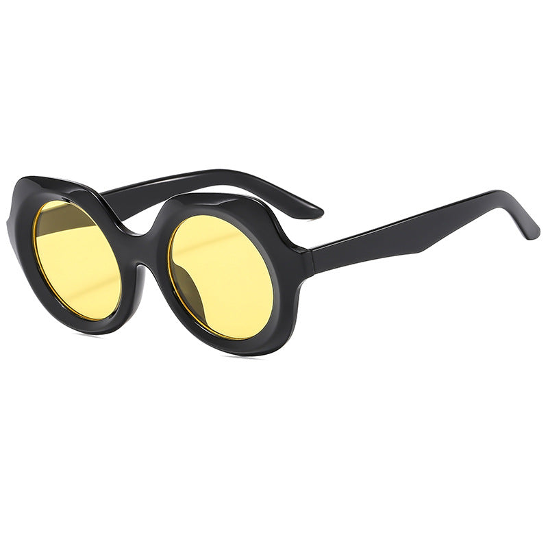 Women oversized sunglasses with stylish, curved frame Bowlift