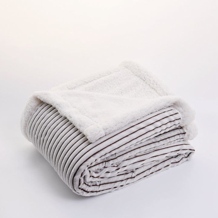 Women's luxurious and soft cuddle blanket with velvety surface Bowlift
