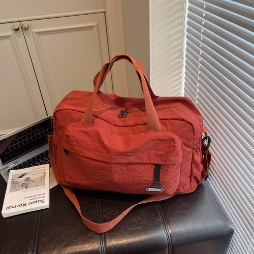 Practical Travel Bag With Versatile Storage Bowlift
