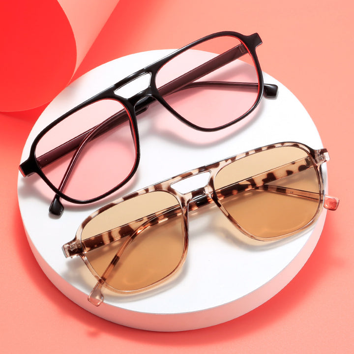 Ladies sunglasses in modern leopard pattern Bowlift