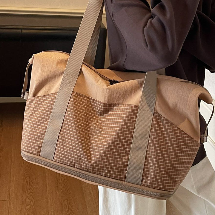 Spacious Utility Gym Tote Bowlift