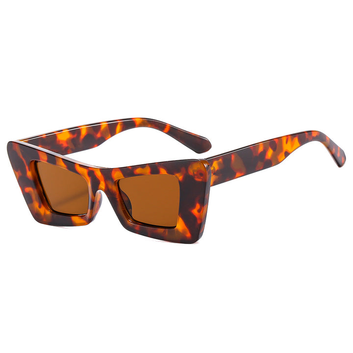 Ladies eye-catching designer sunglasses with modern prism frame Bowlift