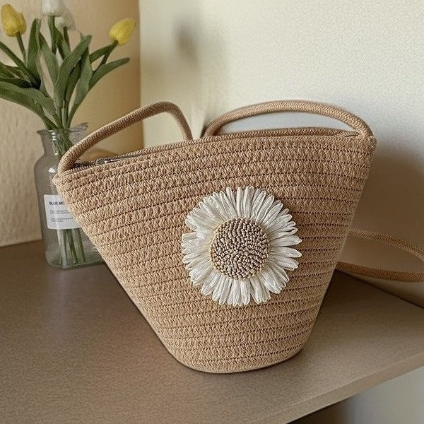 Hand-knotted bag with flower appliqué Bowlift