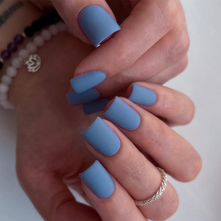 Artificial nail art with matte finish Bowlift