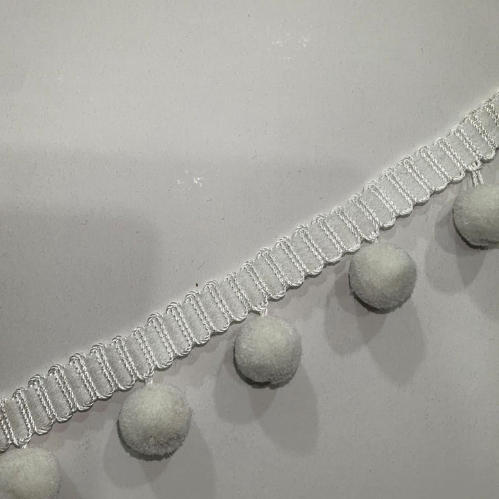 Decorative Pompon Belt Bowlift