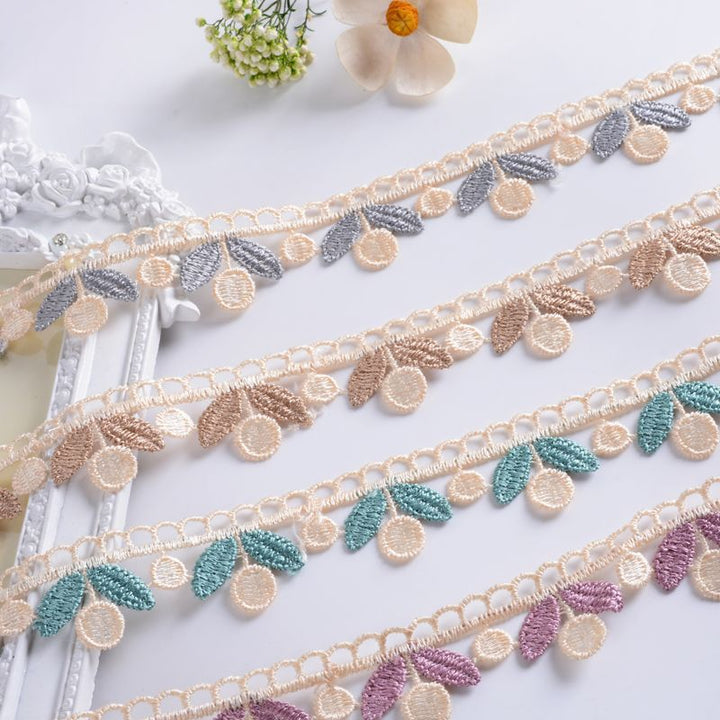 More elegant lace ribbon Bowlift