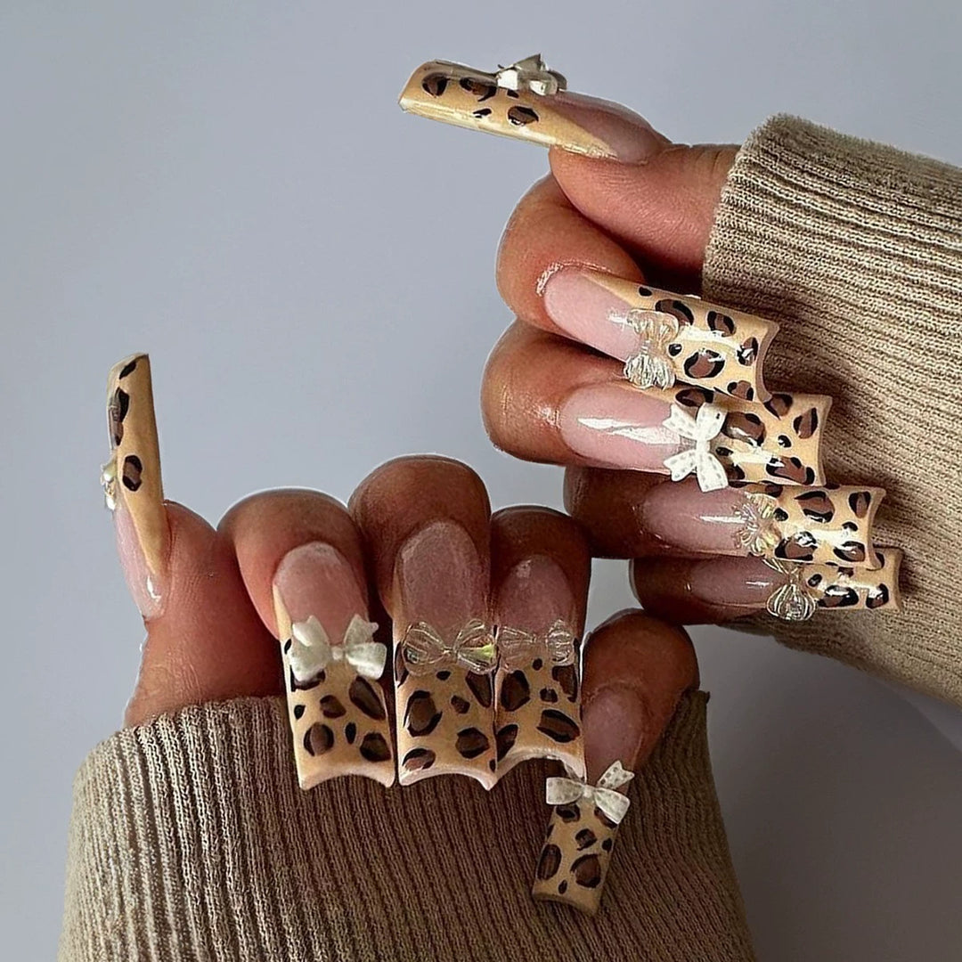 Decorative Long Press-On Nail Extensions Bowlift