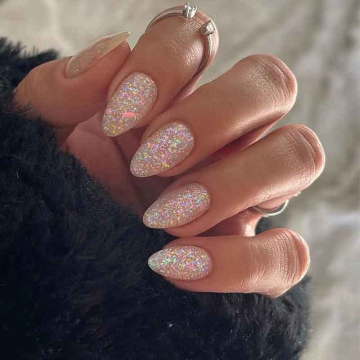 Glittering Stiletto Press-On Nails Bowlift