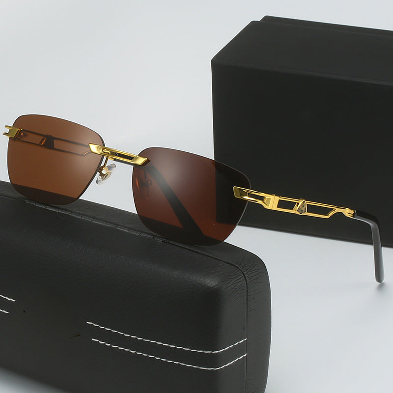 Women Designer Sunglasses with Elegant Metal Frame Bowlift