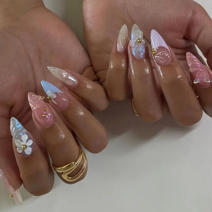 Artistic Shell-Inspired Nail Art Extensions Bowlift