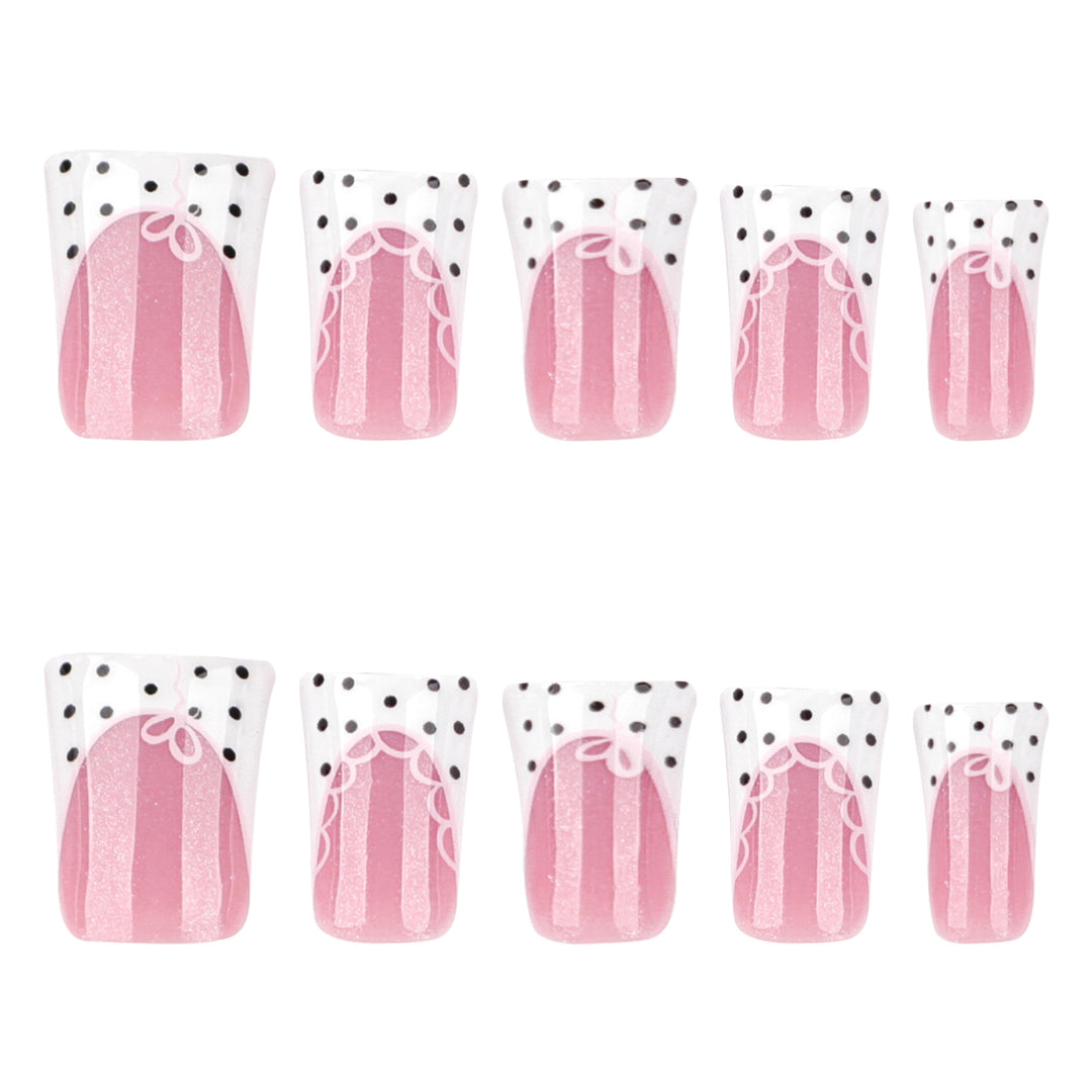 Artificial nail extensions with elegant lace design Bowlift