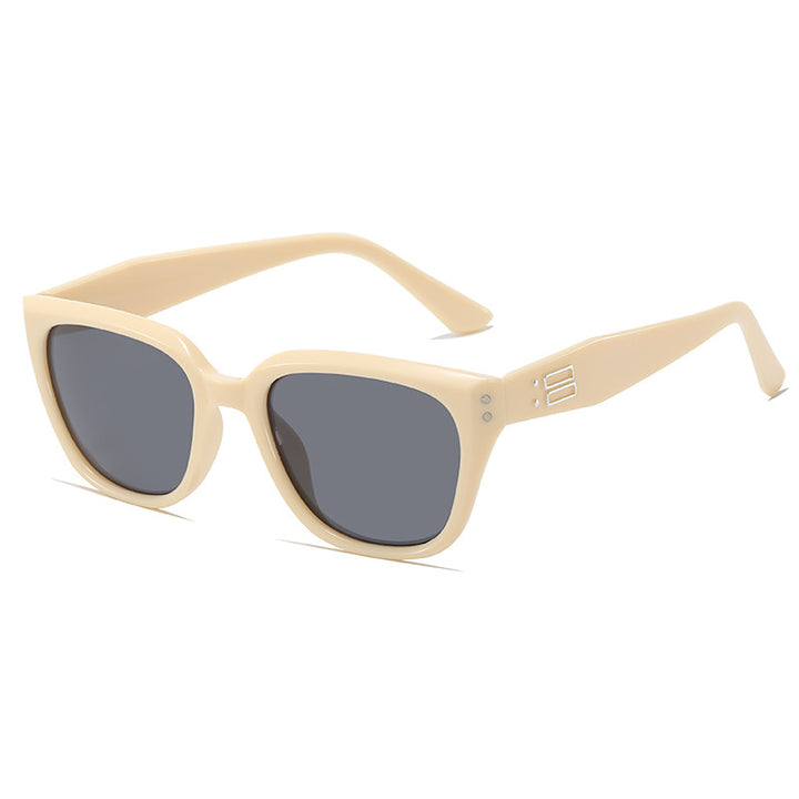 Fashion-Forward Modern Transparent Sunglasses Bowlift