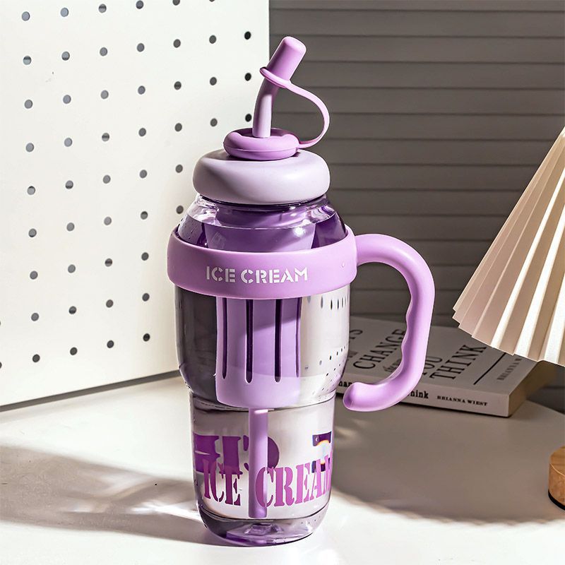 Ladies drinking container with practical straw Bowlift