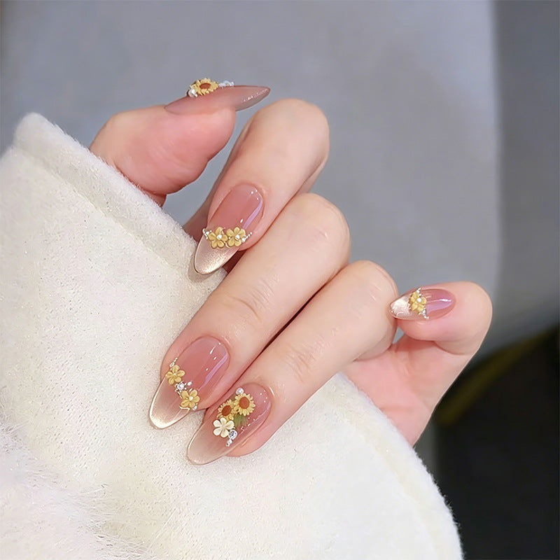 Nail art set with elegant glitter accents Bowlift