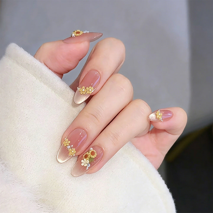 Nail art set with elegant glitter accents Bowlift