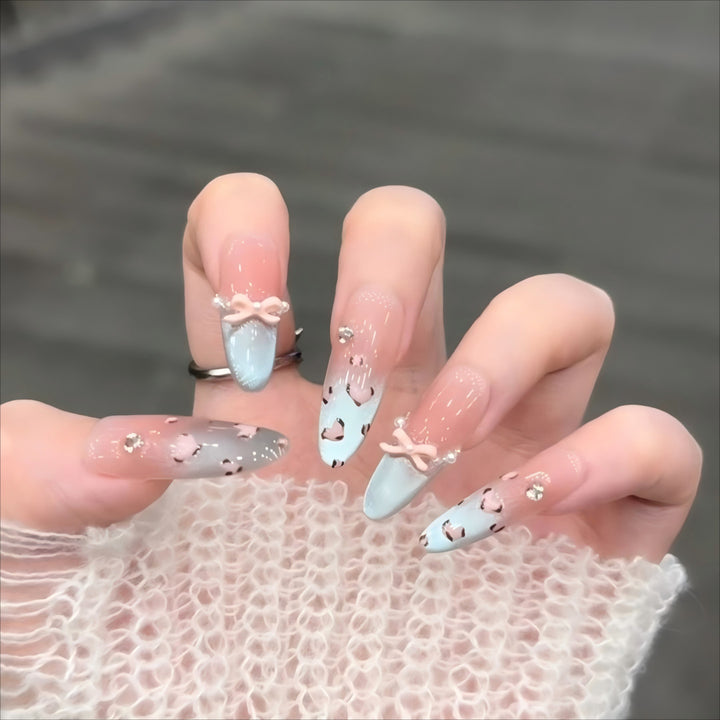 Decorative Heart Design Press-On Nail Set Bowlift