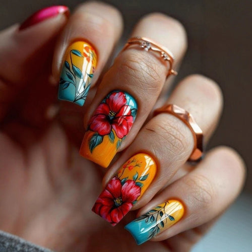 Artificial nails with floral summer design Bowlift