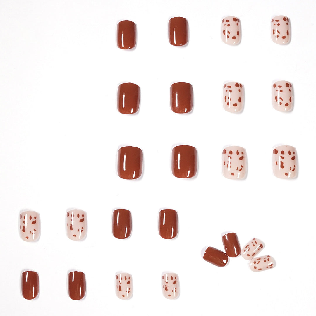 Artful nail art in elegant design Bowlift