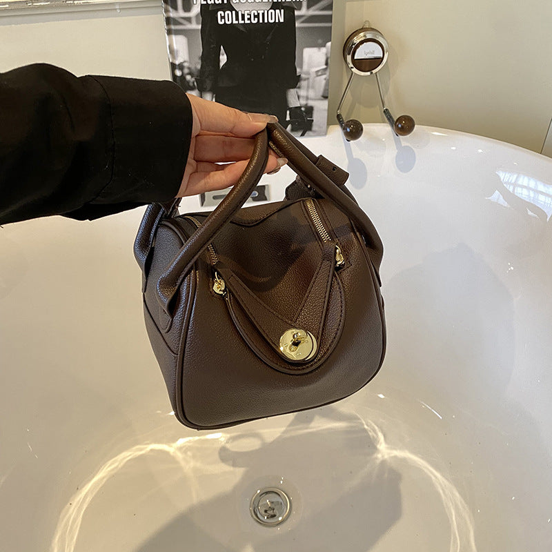 Chic Textured Handbag Bowlift