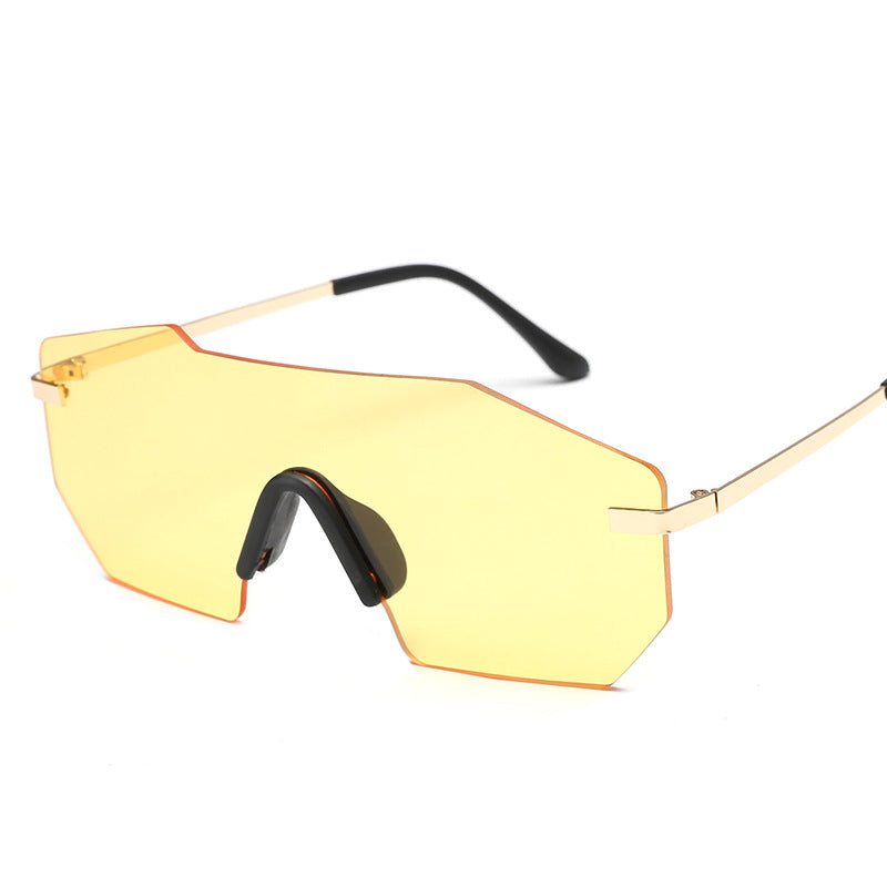 Women's oversized sunglasses in futuristic design Bowlift