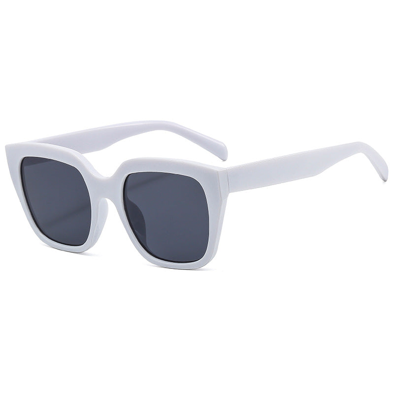 Ladies stylish sunglasses in modern square design Bowlift