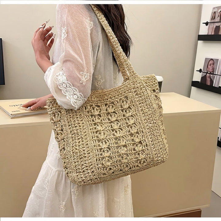 Boho Style Handbag Made of Braided Natural Material Bowlift