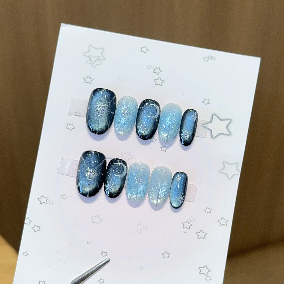 Glamorous artificial nail tips with star and glitter effects Bowlift