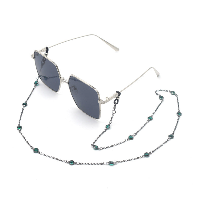 Stylish Square Sunglasses with Decorative Chain Bowlift