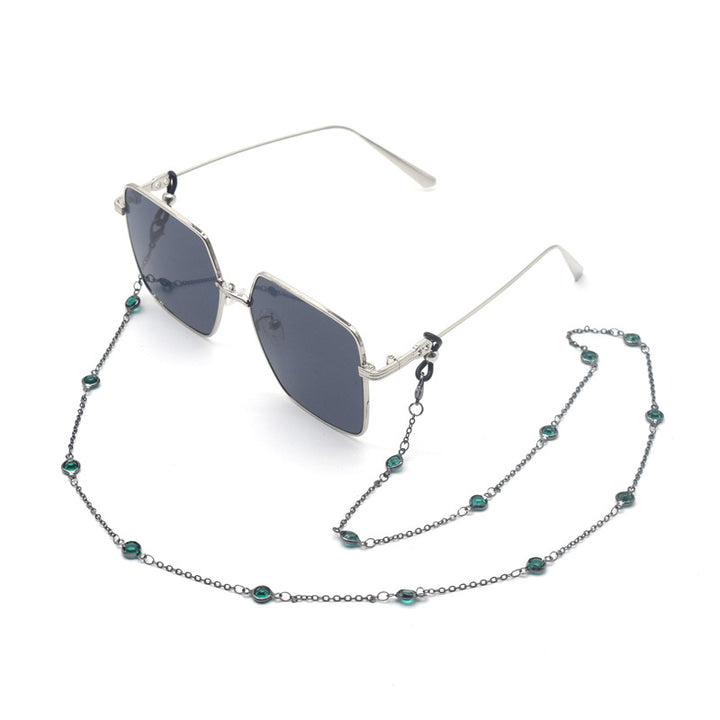 Stylish Square Sunglasses with Decorative Chain Bowlift