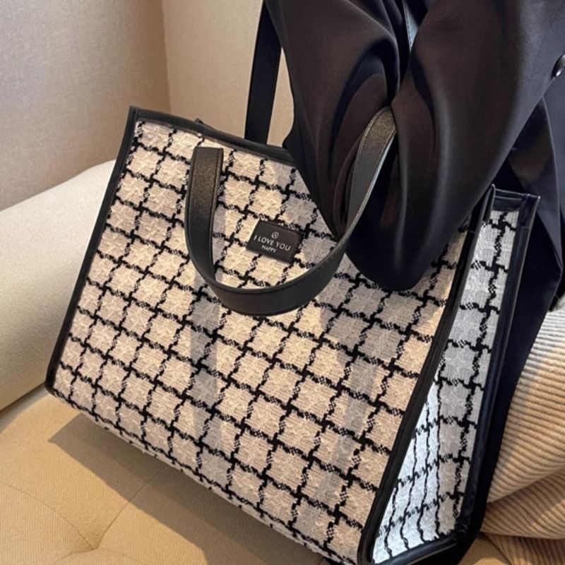 Elegant Textured Tote Bag Bowlift