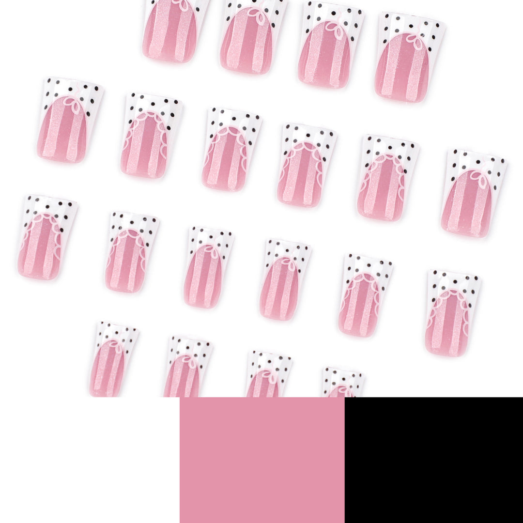 Artificial nail extensions with elegant lace design Bowlift