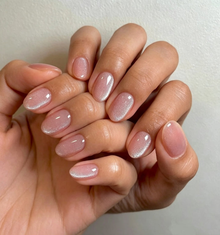 Glamorous artificial nails in elegant ombre look Bowlift