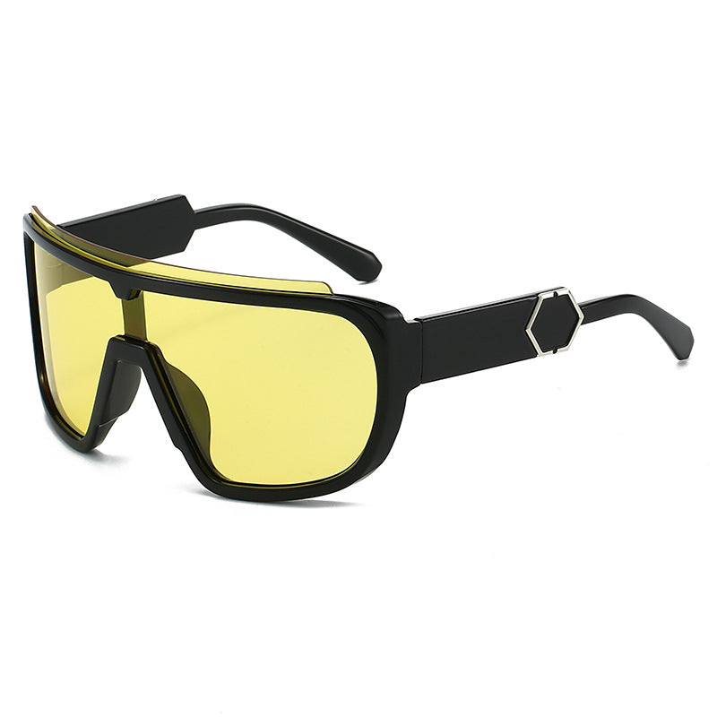Women's fashionable sports sunglasses with innovative, aerodynamic design Bowlift