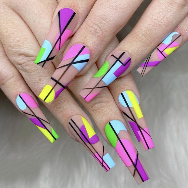 Artificial nails in modern geometric design Bowlift