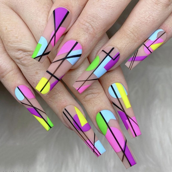 Artificial nails in modern geometric design Bowlift