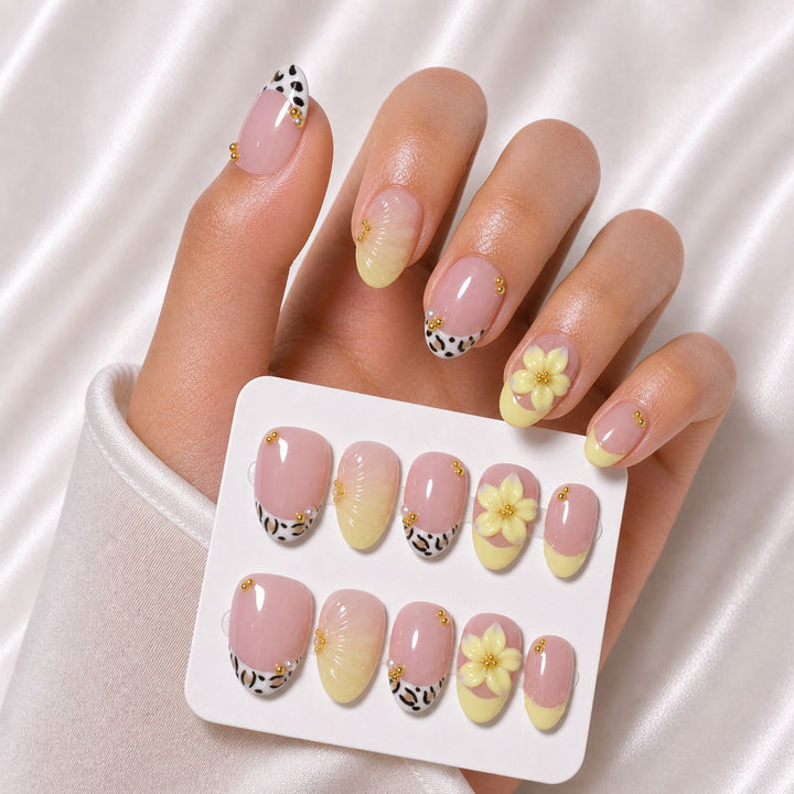 Decorative Press-On Nail Set Bowlift