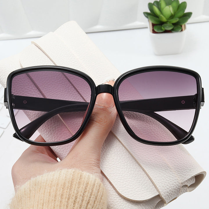 Women’s elegant oversized sunglasses in modern design Bowlift