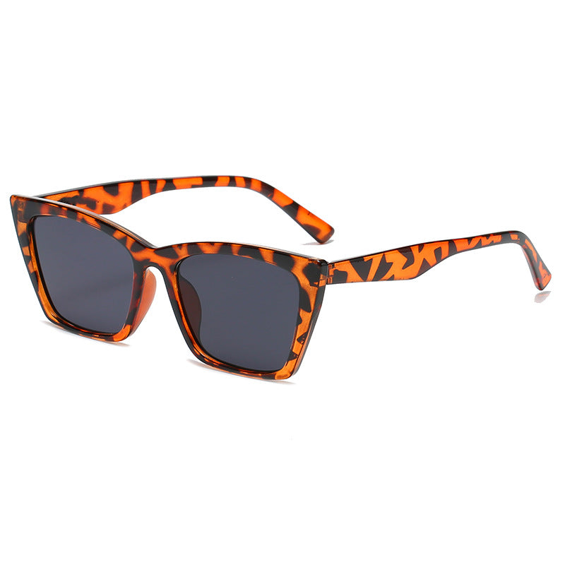 Women oversized sunglasses in modern animal print Bowlift