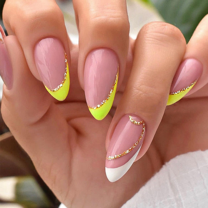 Creative nail art set with leopard pattern and glitter accents Bowlift