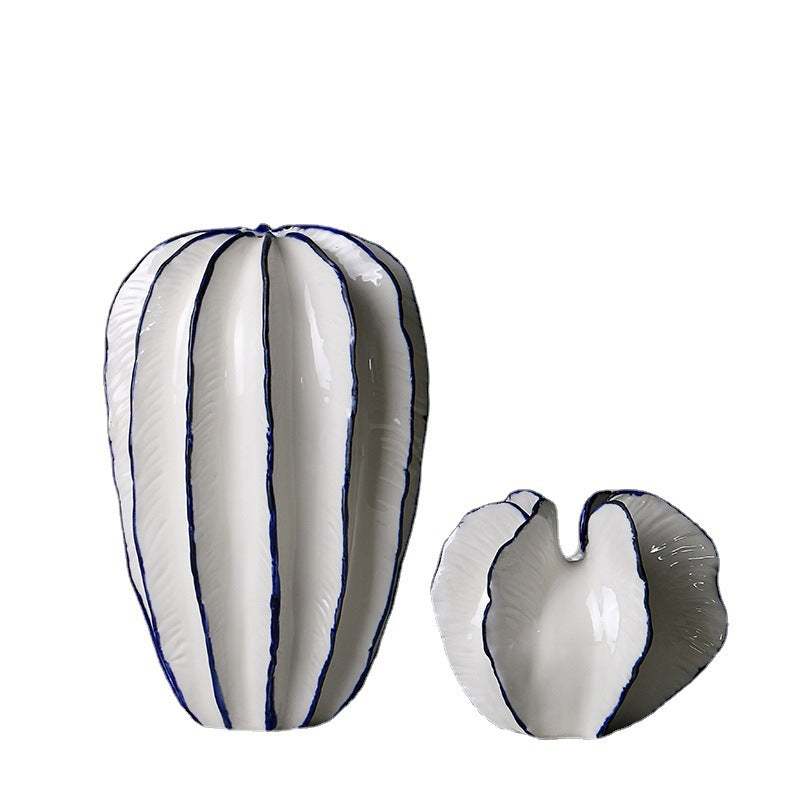 Decorative ceramic bowl in flower design Bowlift
